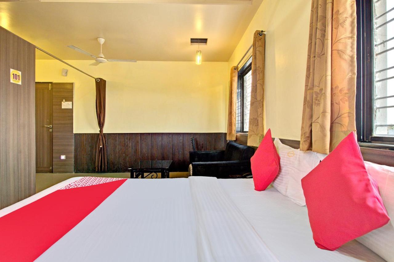 Oyo Slp013 Savan And Sapna Lodging Otel Solapur Dış mekan fotoğraf