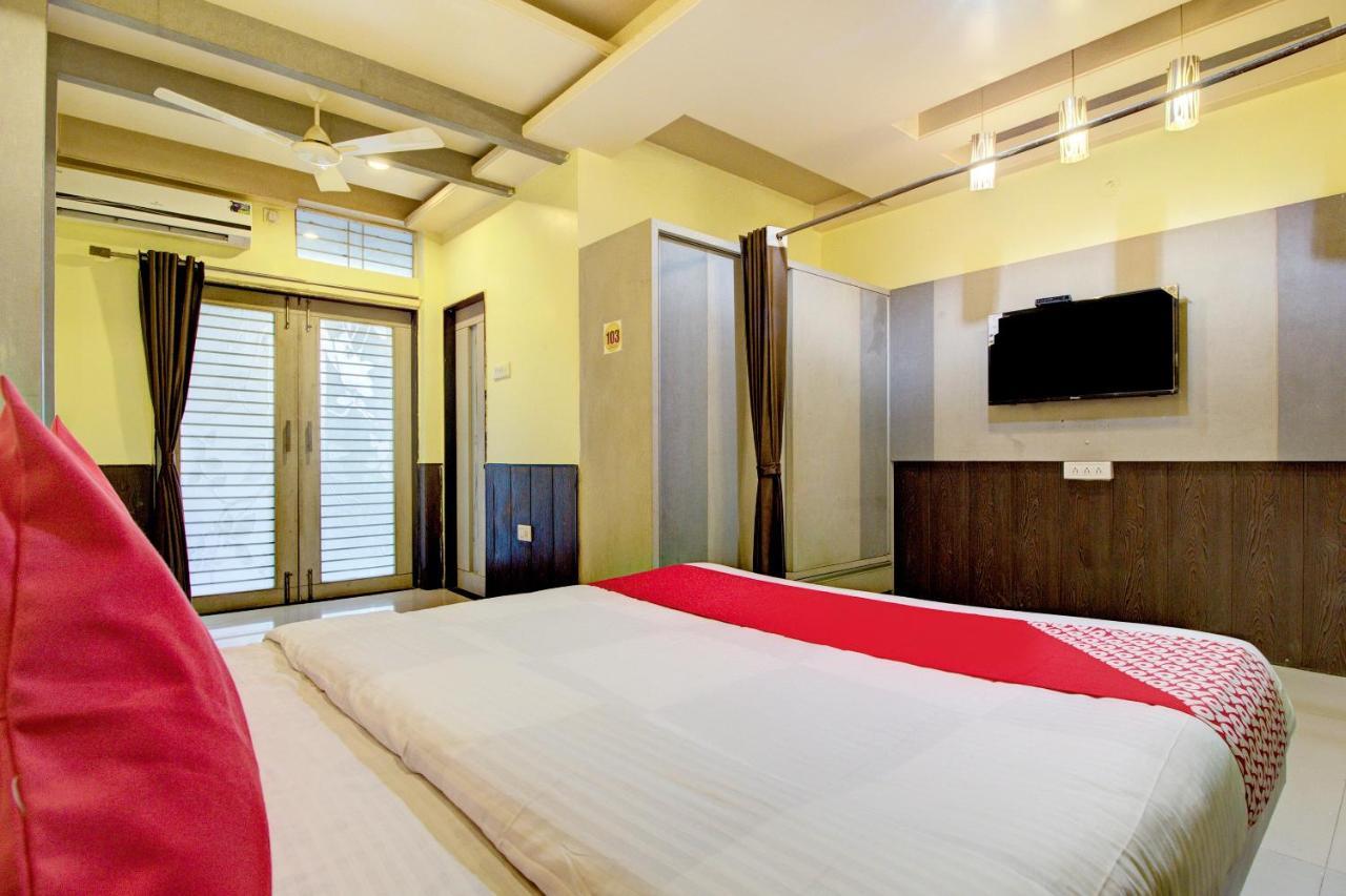Oyo Slp013 Savan And Sapna Lodging Otel Solapur Dış mekan fotoğraf